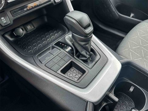 Certified 2024 Toyota RAV4 XLE image 33