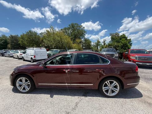Used 2013 Volkswagen Passat TDI SE FWD image 5