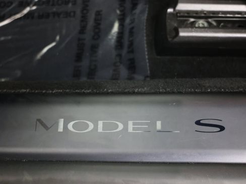 Used 2022 Tesla Model S Plaid image 28