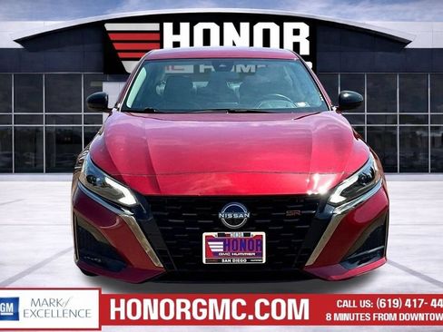 Used 2024 Nissan Altima 2.5 SR FWD image 3