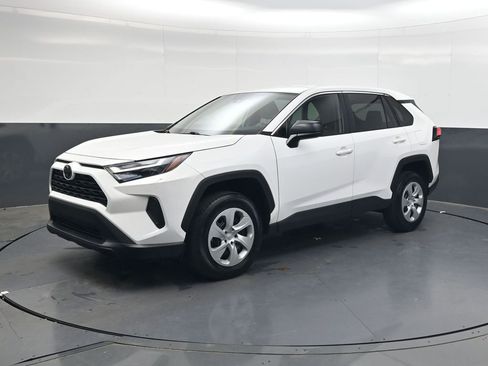 Used 2025 Toyota RAV4 LE FWD image 8