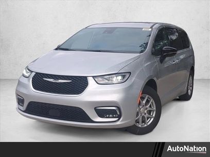 New 2026 Chrysler Pacifica Select