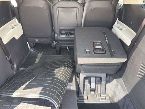 Used 2022 Kia Carnival SX FWD image 23