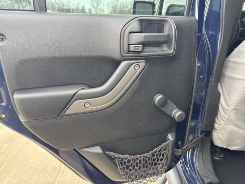 Used 2013 Jeep Wrangler Unlimited Sport image 13