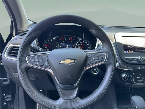 Used 2024 Chevrolet Equinox LT FWD image 11