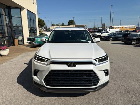 Used 2025 Toyota Grand Highlander AWD Hybrid image 8