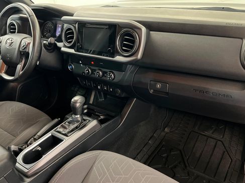 Used 2019 Toyota Tacoma TRD Sport w/ Technology Package RWD image 23