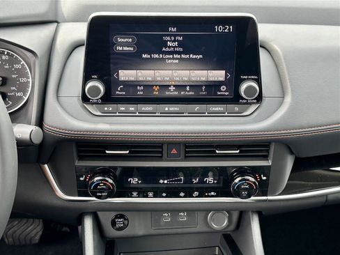 New 2026 Nissan Rogue SV AWD/4WD image 18