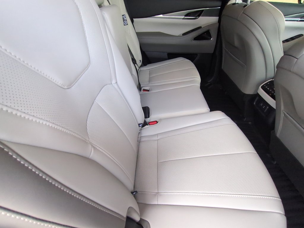 Certified 2027 INFINITI QX60 Luxe w/ Cargo Package FWD image 28