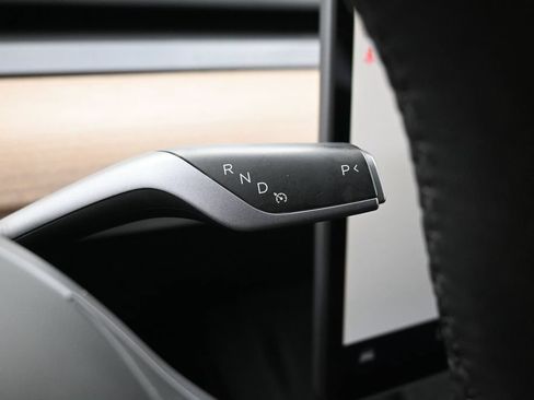 Used 2024 Tesla Model Y 2WD image 8