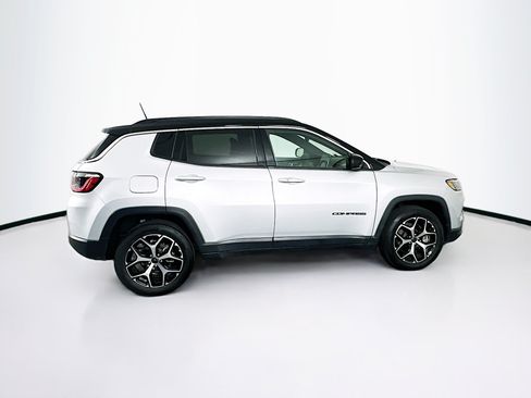 Used 2025 Jeep Compass Limited AWD/4WD image 10