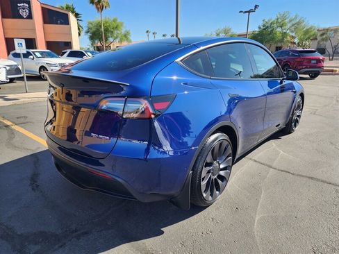 Used 2022 Tesla Model Y Performance AWD/4WD image 3