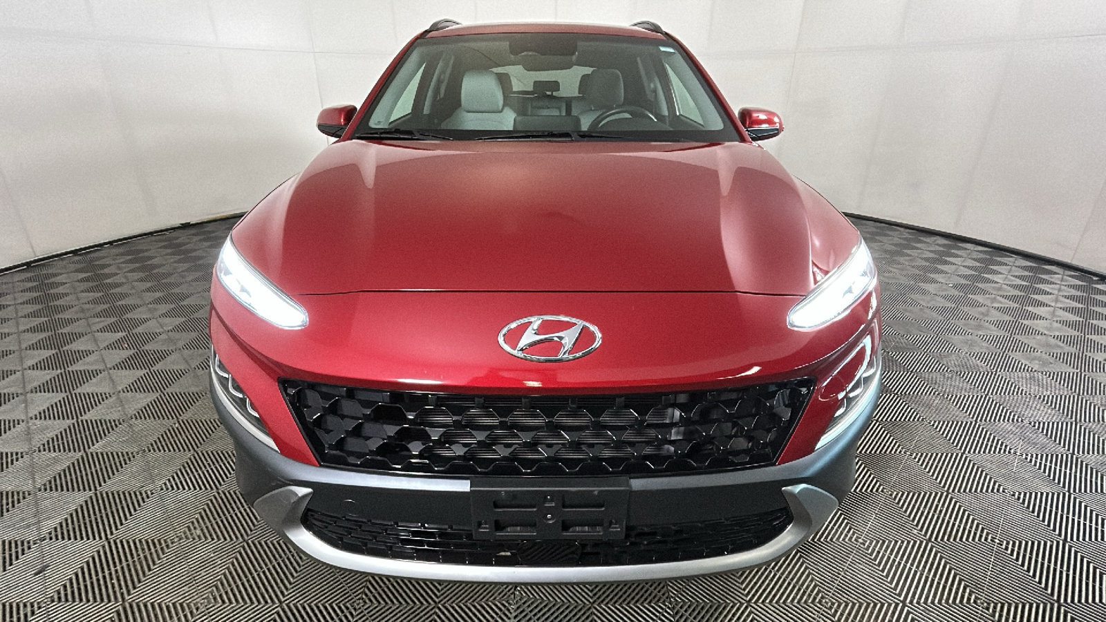 Certified 2022 Hyundai Kona Limited w/ Cargo Package AWD/4WD image 9