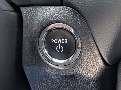 Used 2025 Toyota RAV4 XLE AWD/4WD image 19