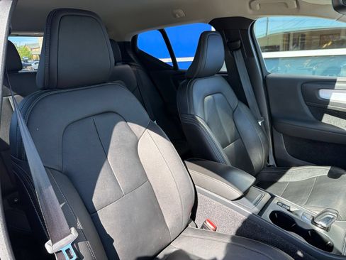 Used 2020 Volvo XC40 T5 Momentum w/ Protection Package Premier AWD/4WD image 26