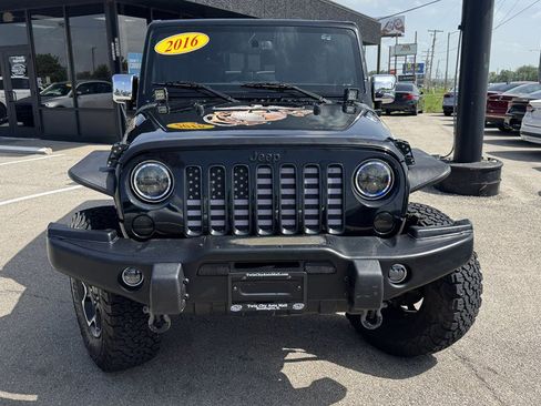Used 2016 Jeep Wrangler Unlimited Sahara AWD/4WD image 3