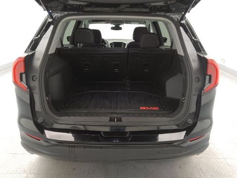 Used 2024 GMC Terrain SLE w/ Elevation Edition image 29