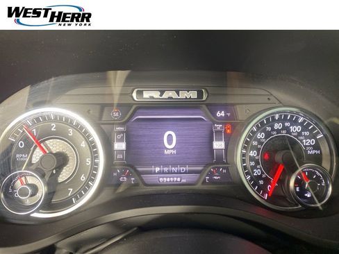 Used 2023 RAM 1500 Laramie AWD/4WD image 2