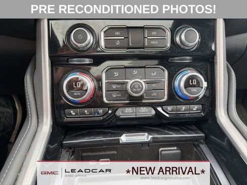 Used 2023 GMC Yukon Denali AWD/4WD image 31