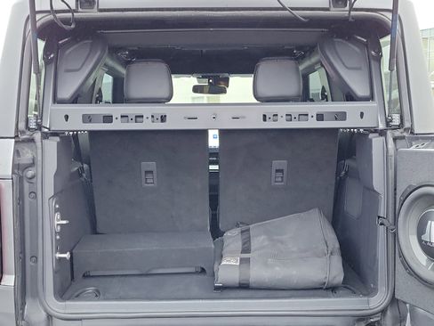 Used 2023 Ford Bronco Badlands image 9