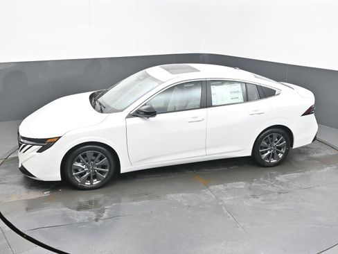 New 2026 Nissan Sentra SL FWD image 33