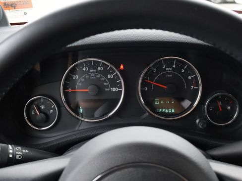 Used 2013 Jeep Wrangler Unlimited Sahara w/ Connectivity Group AWD/4WD image 23