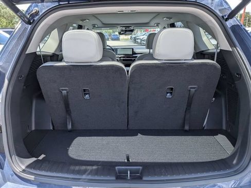 Used 2025 Kia Sorento EX w/ Panoramic Sunroof Package FWD image 12