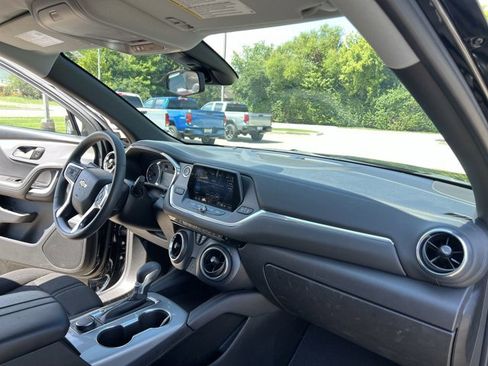 Used 2022 Chevrolet Blazer LT image 29