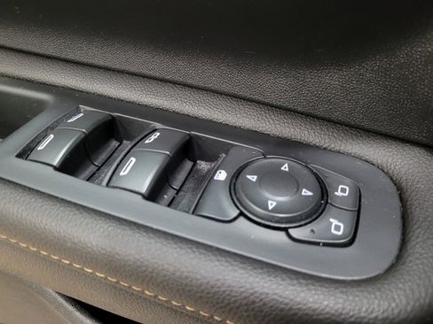 Used 2020 GMC Terrain SLE FWD image 27