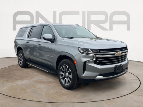 Used 2023 Chevrolet Suburban LT image 4
