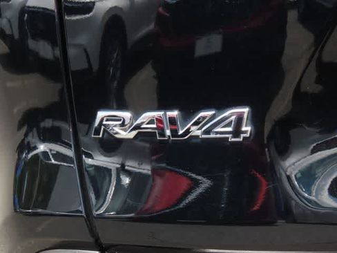 Used 2019 Toyota RAV4 LE w/ All Weather Liner Package AWD/4WD image 7