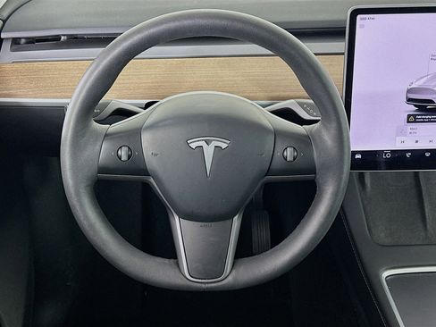 Used 2023 Tesla Model Y Long Range image 17