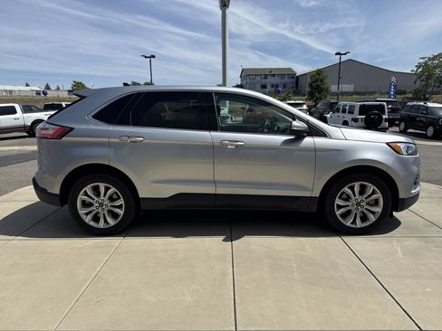 Used 2024 Ford Edge Titanium AWD/4WD image 6