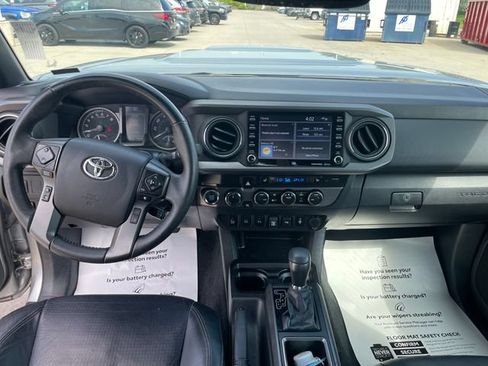 Used 2023 Toyota Tacoma TRD Sport w/ TRD Premium Sport Package AWD/4WD image 13