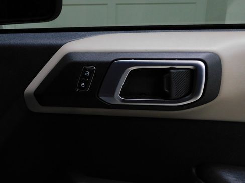 Used 2024 Ford Bronco Wildtrak image 90