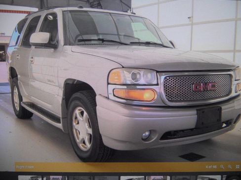 Used 2004 GMC Yukon Denali image 4