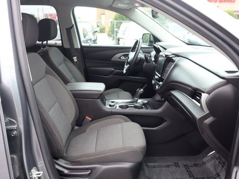 Used 2020 Chevrolet Traverse LT w/ LPO, Floor Liner Package AWD/4WD image 9