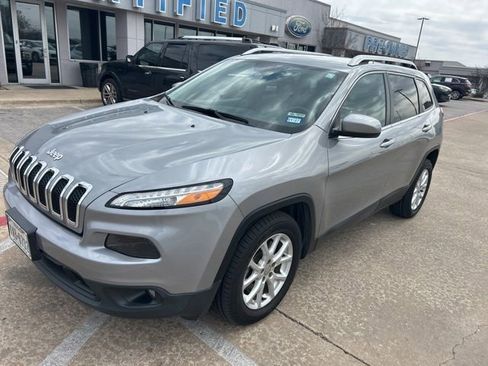Used 2015 Jeep Cherokee Latitude image 1
