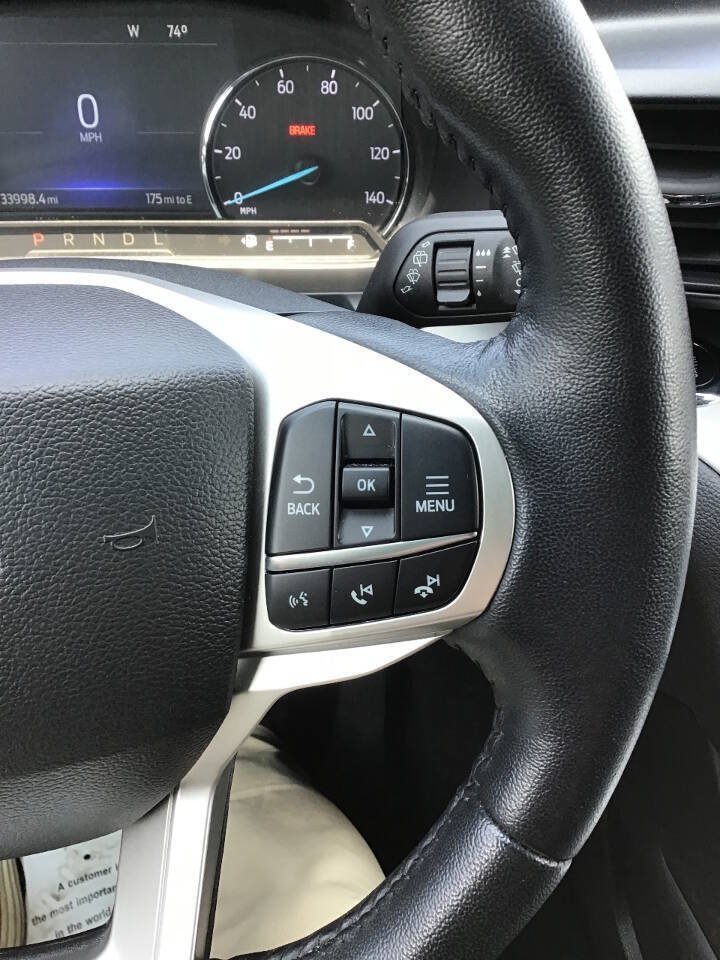 Used 2023 Ford Explorer XLT AWD/4WD image 16
