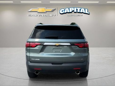 Used 2023 Chevrolet Traverse LT FWD image 4