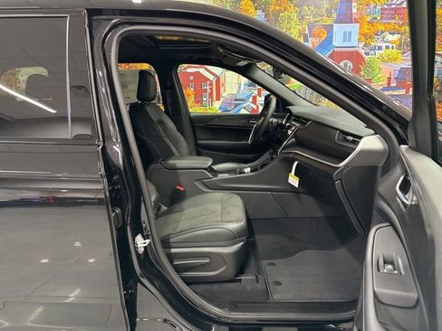 New 2025 Jeep Grand Cherokee Laredo image 55