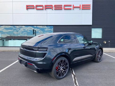 Used 2025 Porsche Macan Turbo Electric AWD/4WD image 23