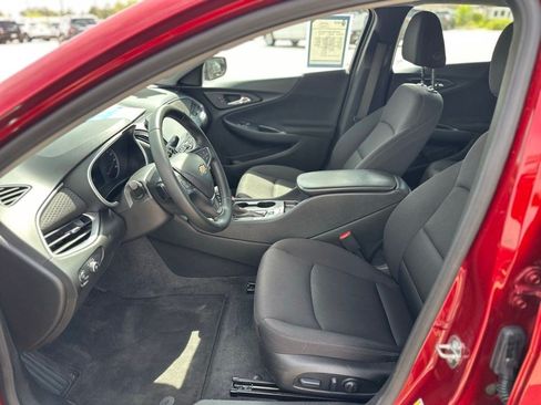 Used 2024 Chevrolet Malibu RS FWD image 37