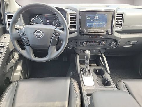 Used 2024 Nissan Frontier SL w/ Technology Package RWD image 10