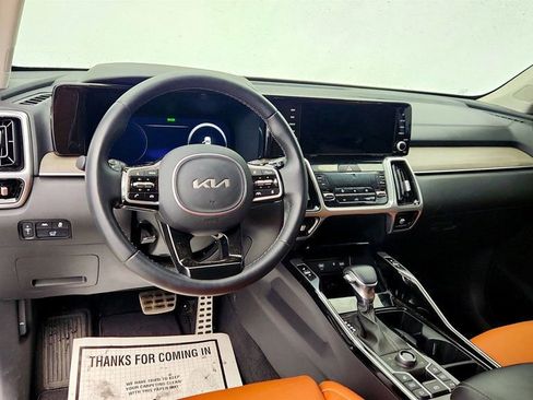 Used 2023 Kia Sorento SX Prestige image 12