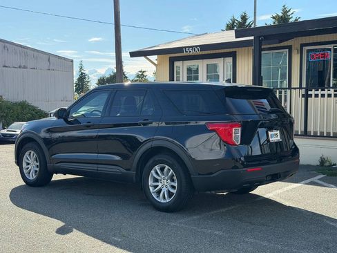 Used 2021 Ford Explorer 4WD w/ Class III Trailer Tow Package image 3