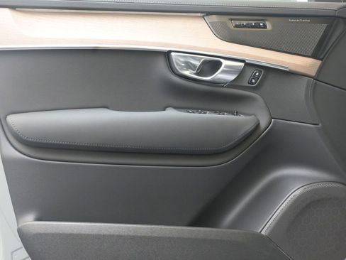 New 2026 Volvo XC90 B6 Plus w/ Protection Package Premier image 25