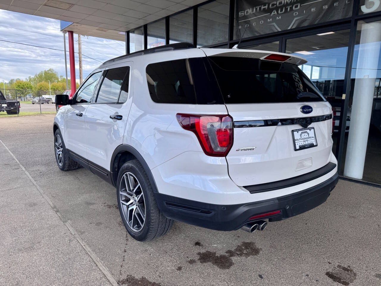 Used 2019 Ford Explorer Sport w/ Equipment Group 401A AWD/4WD image 3