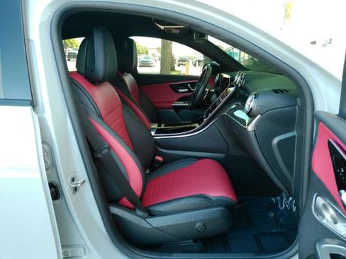 Used 2025 Mercedes-Benz GLC 43 AMG 4MATIC image 19