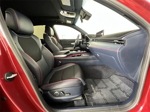 Used 2022 Genesis GV70 2.5T w/ Sport Prestige Package image 28